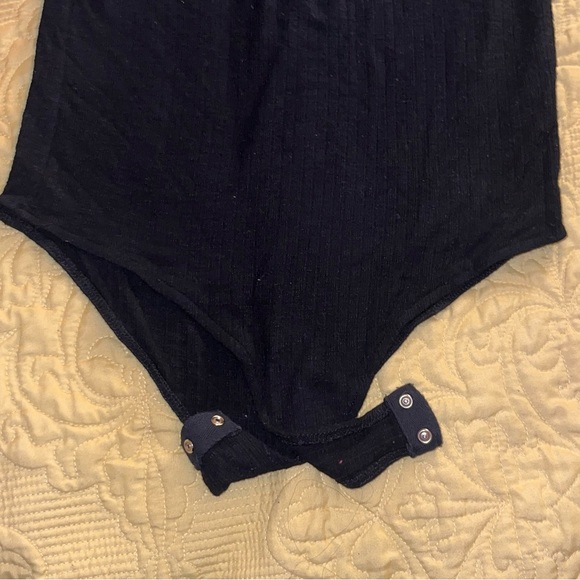 pacsun long sleeve cold shoulder bodysuit - Picture 3 of 3